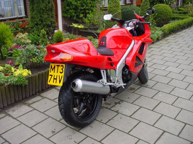 VFR-750F rear-side view